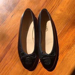 Chanel ballet flats, black and patent.